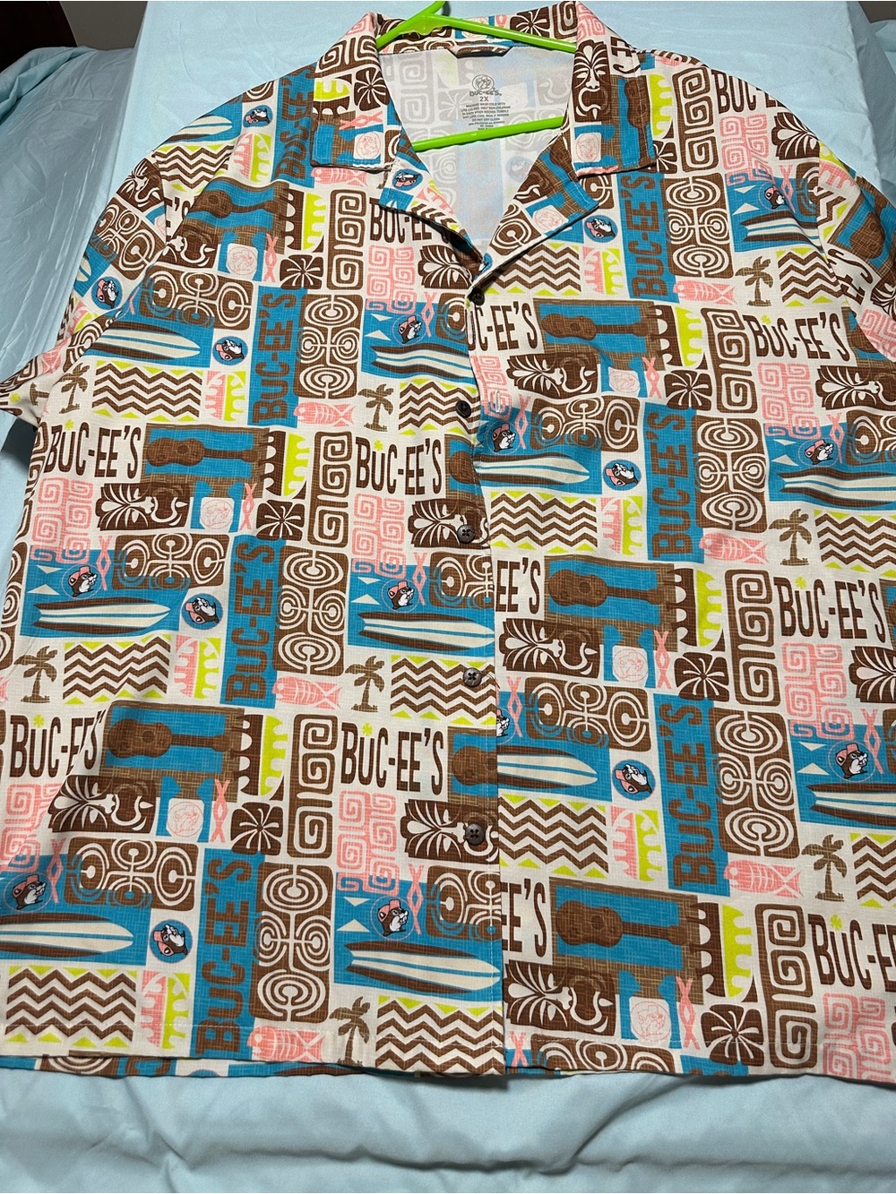 Buc-ee's Logo Graphic Button-Up Shirt in Brown, Blue, Pink